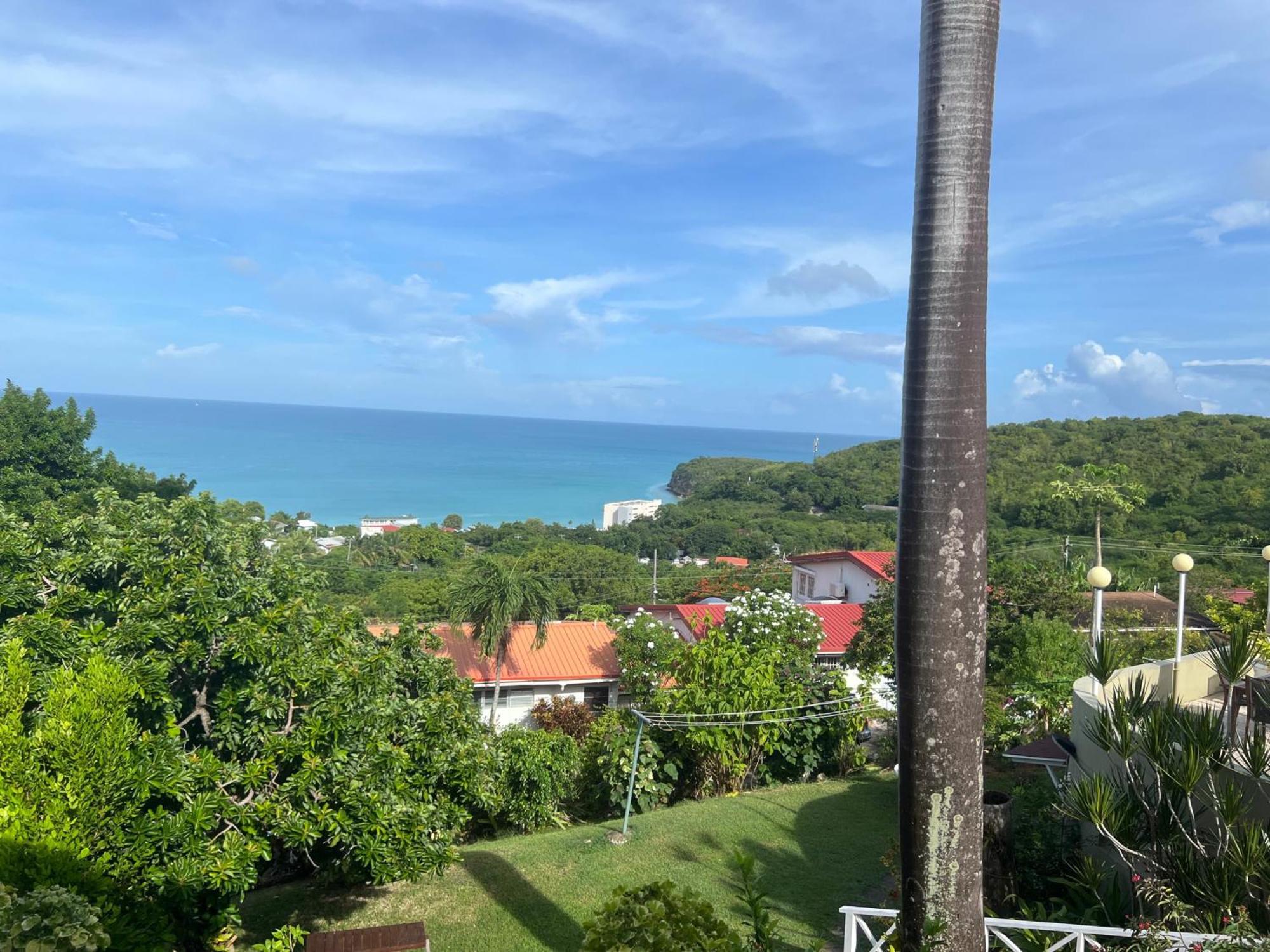 Attractive 2-Bed Apartment Stunning Sea View Dickenson Bay Kültér fotó